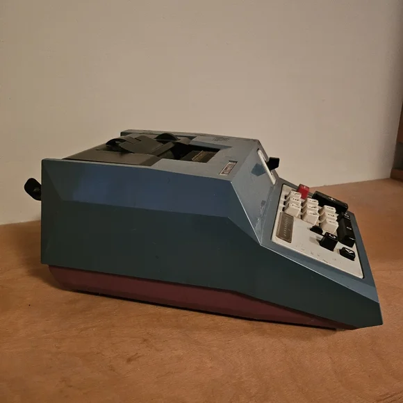(SOLD) Vintage 1970s Olivetti Summa Quanta 20 - 7/8 T Adding Machine - Picture 6 of 10